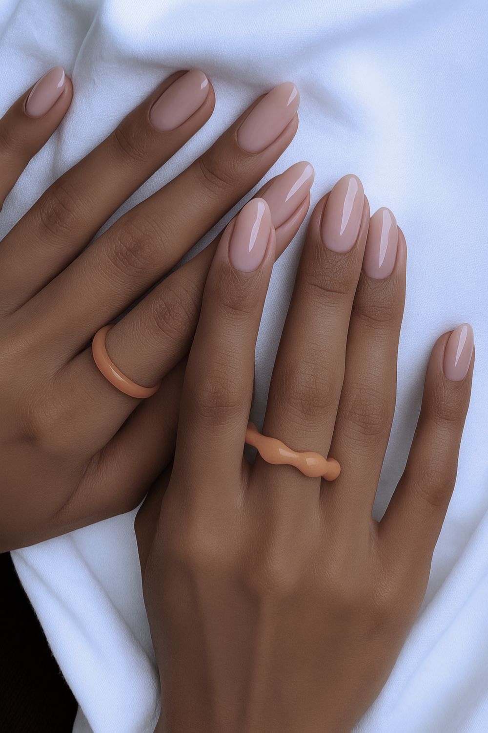 Neutral summer manicure