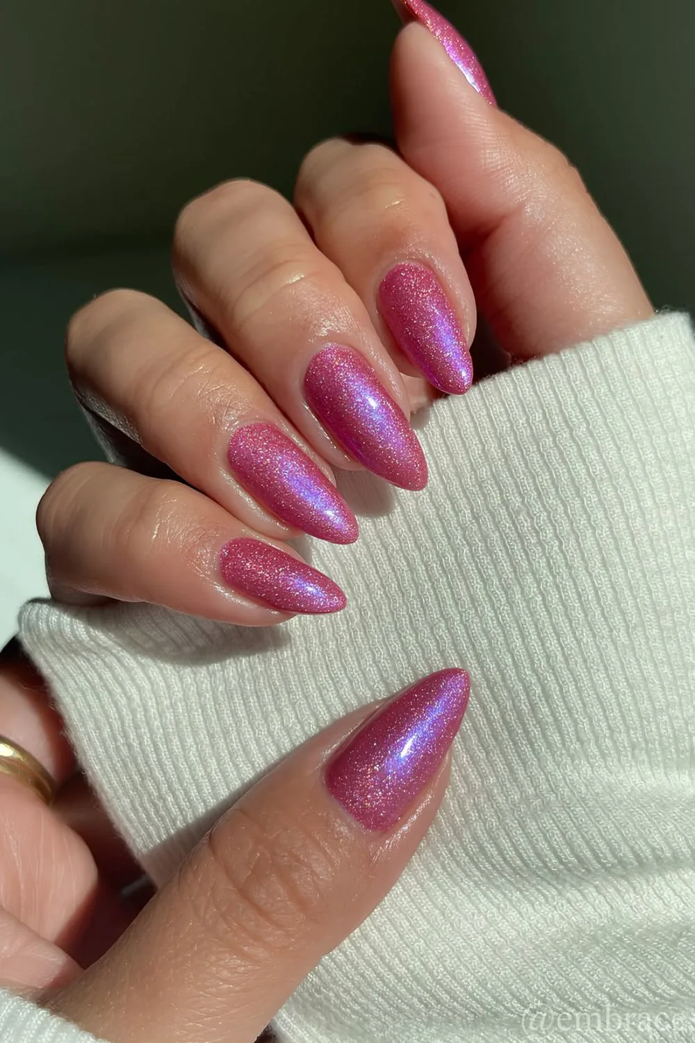 Shimmery pink mani