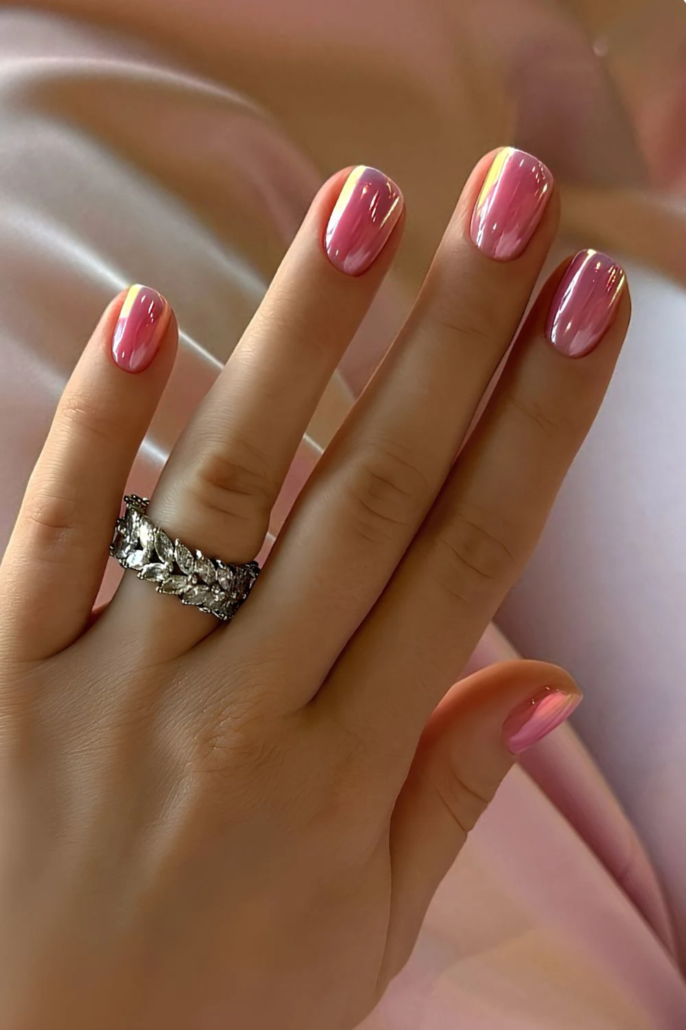 Short bubblegum pink chrome nails