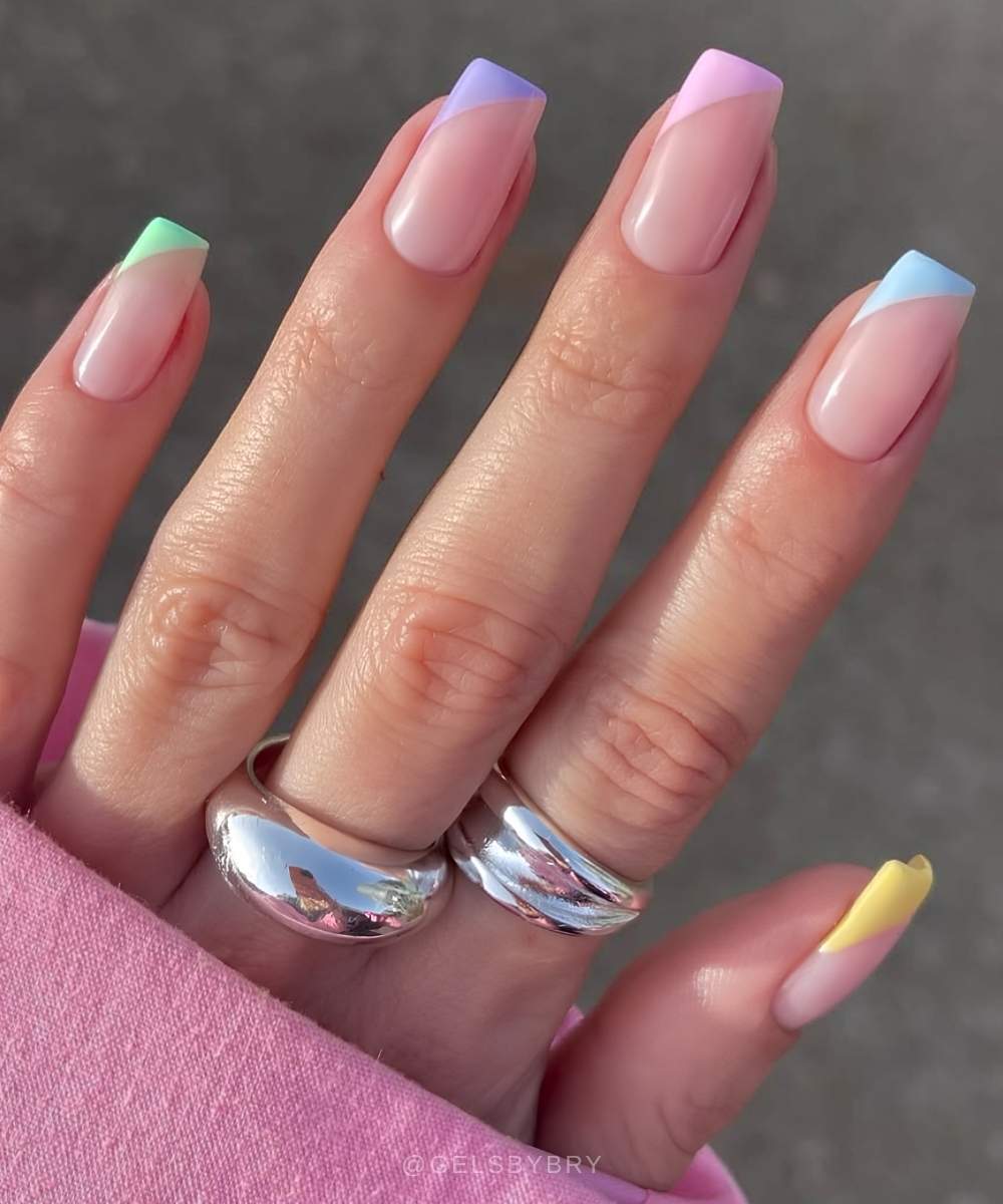 Colorful side French manicure