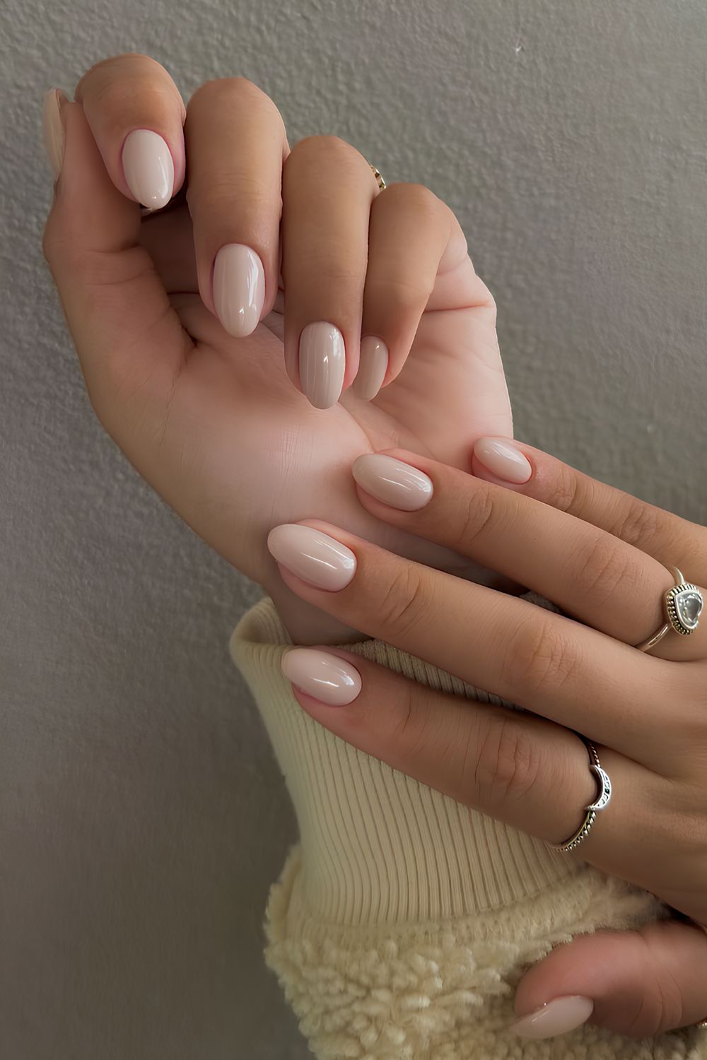 Creamy beige manicure