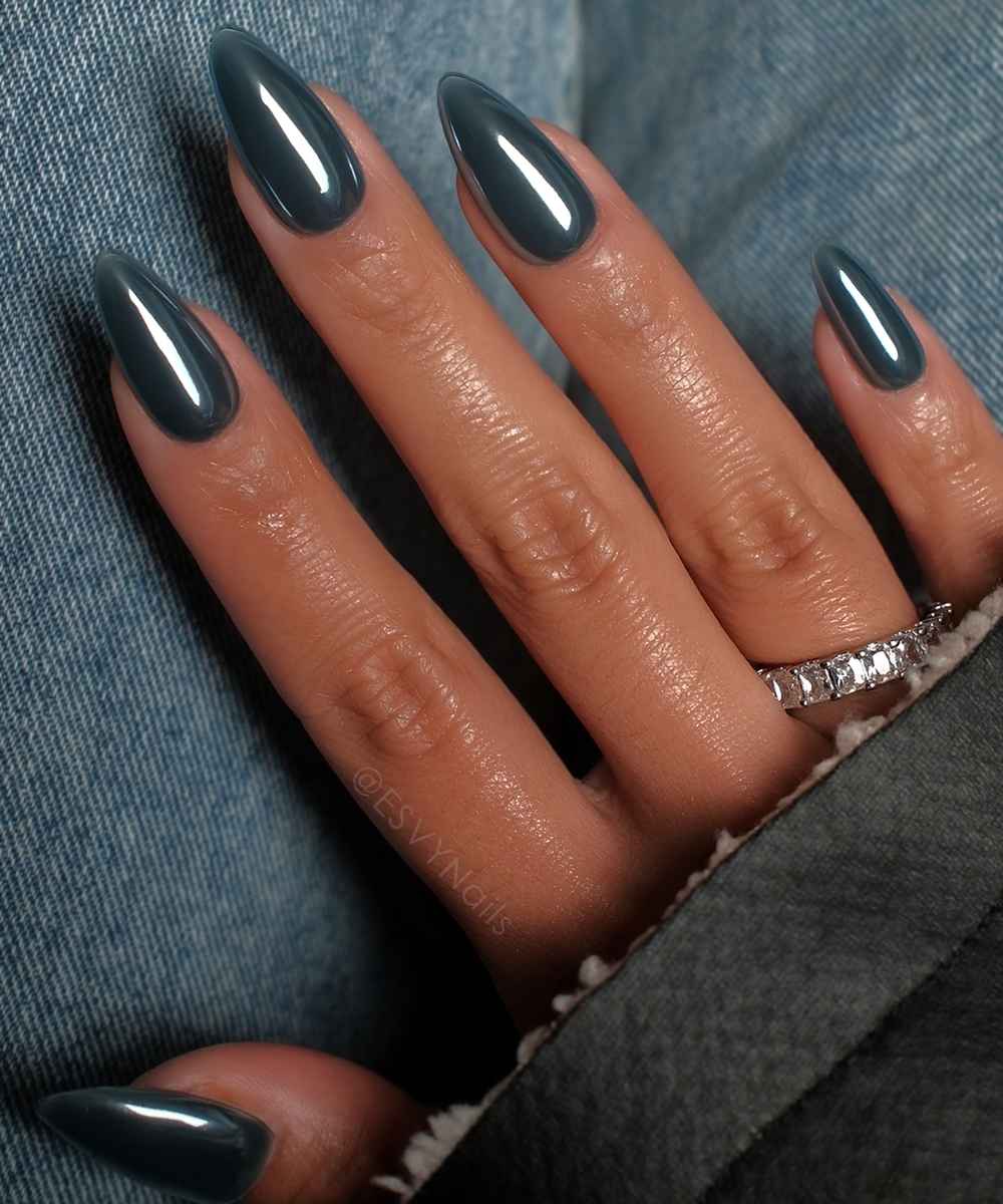 Dark blue almond chrome nails