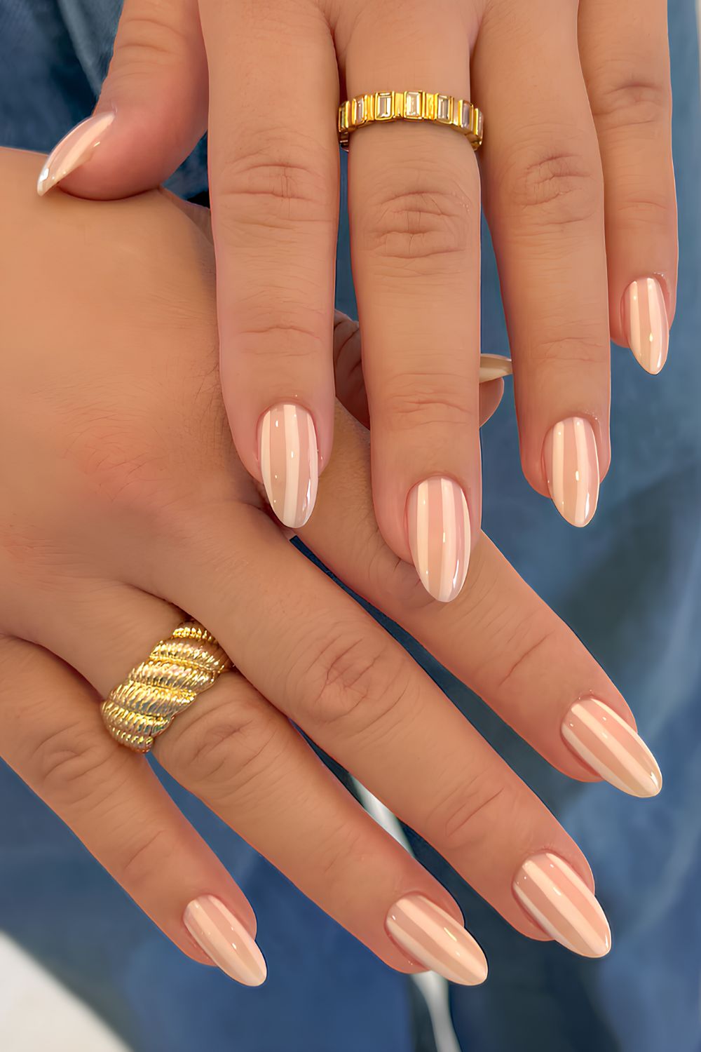 Neutral striped nails