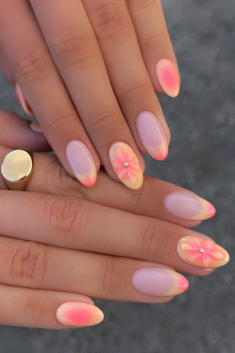 Pastel Gradients Rule: Pink Nails Shine
