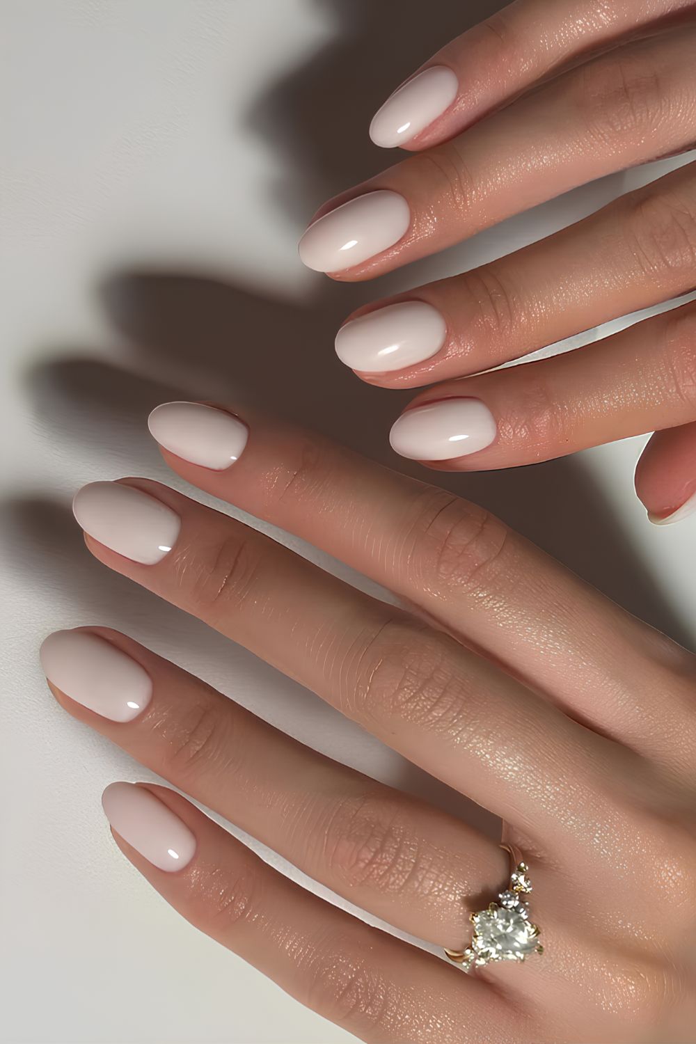 Short oval milk manicure