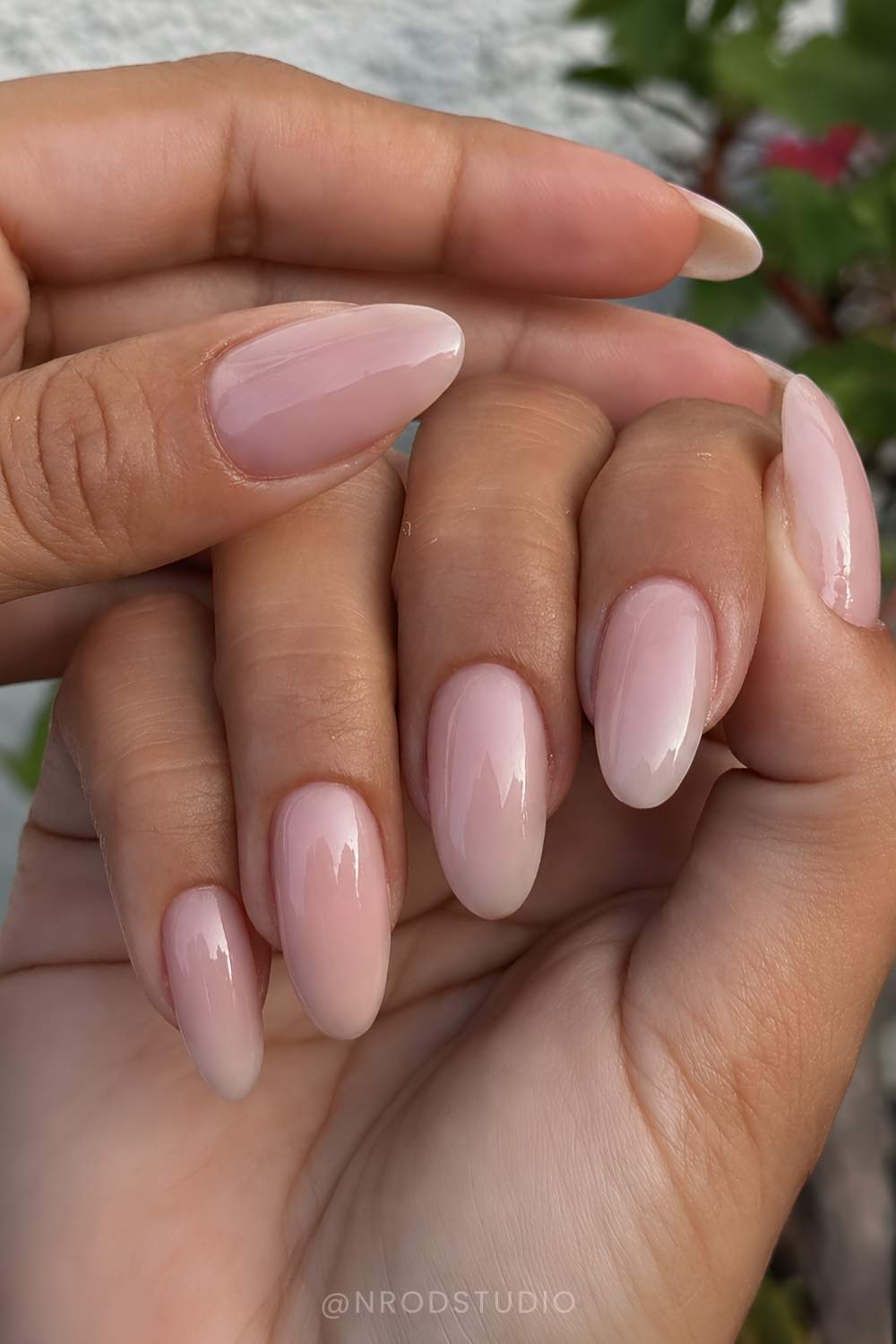 Almond neutral pink manicure