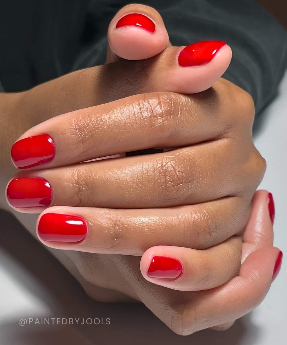 Classy short red manicure