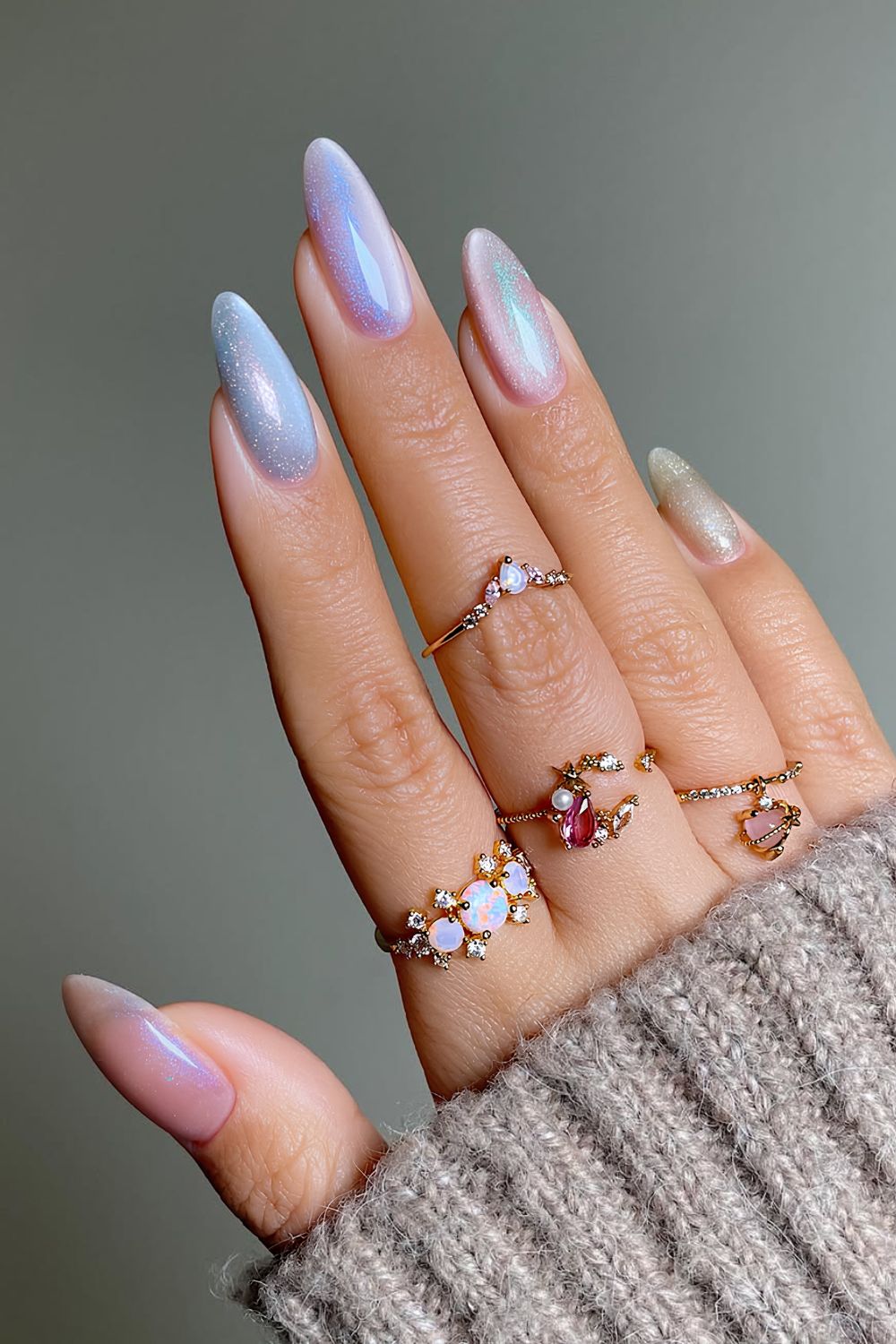 Colorful aurora nails with cat-eye effect