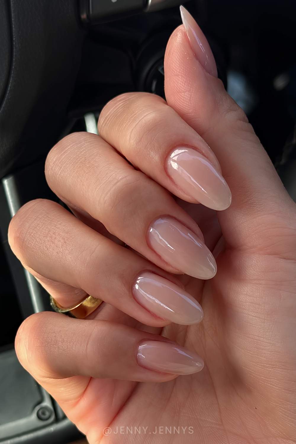 Glossy sheer milky manicure