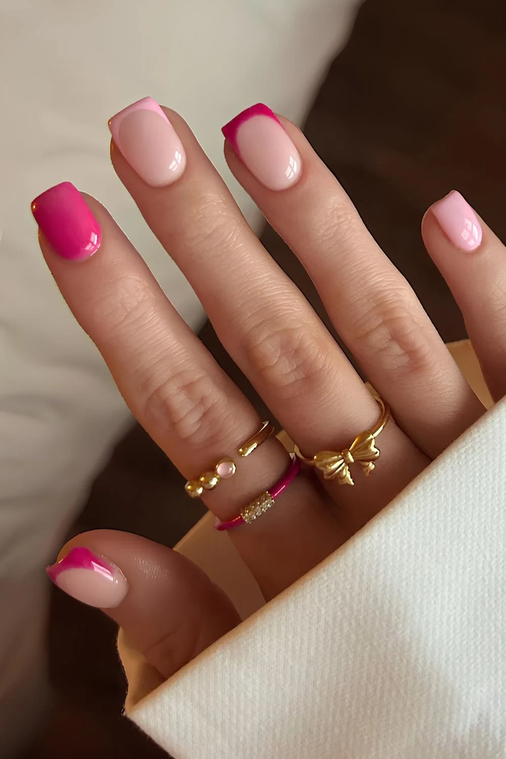 Light and hot pink short manicure