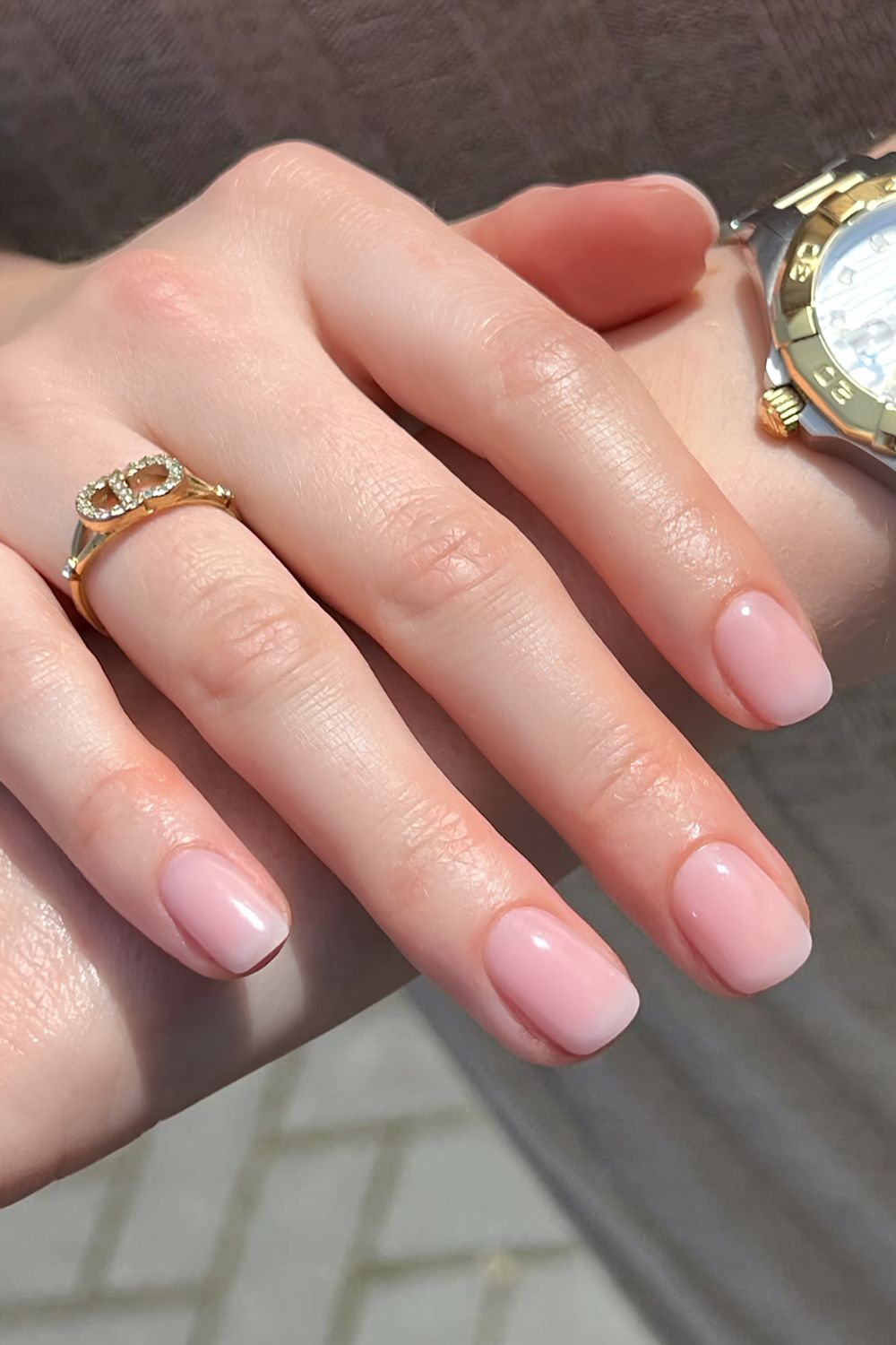 Natural sheer pink short mani