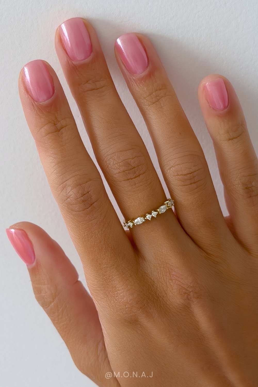 Short pink jelly chrome nails
