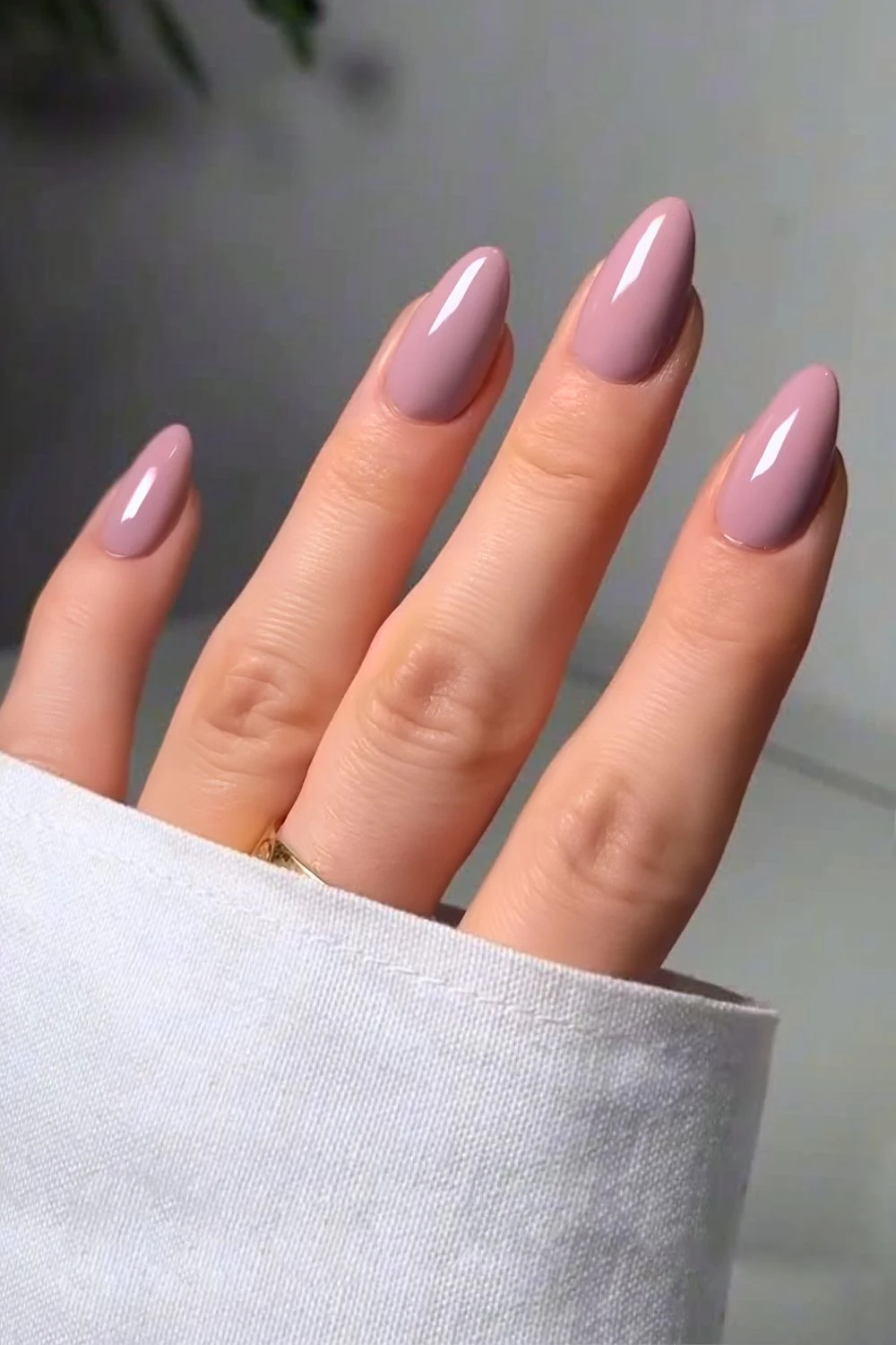 Solid mauve pink nails
