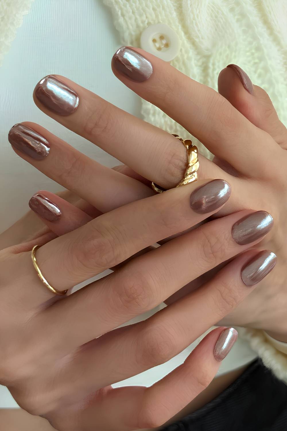 Metallic brown manicure