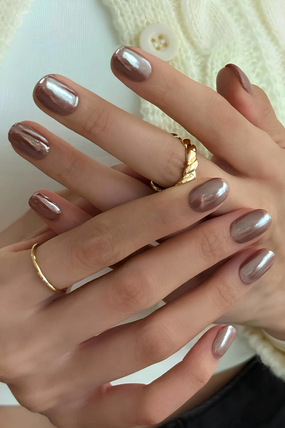 Metallic brown manicure