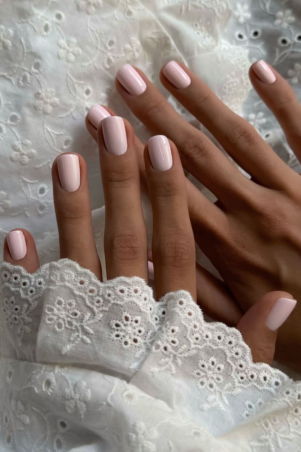 Milky pink short nails