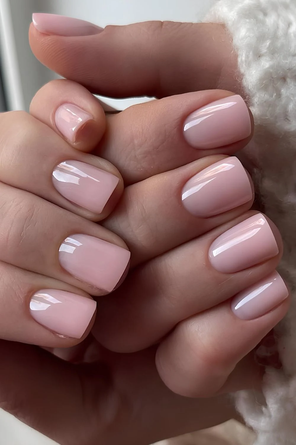 Sheer pink and glossy short mani