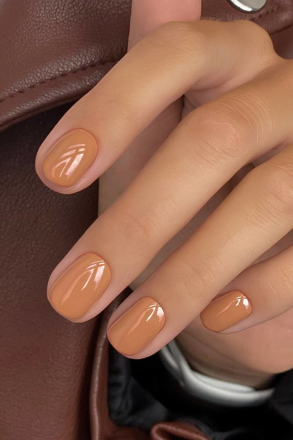 Short caramel brown nails