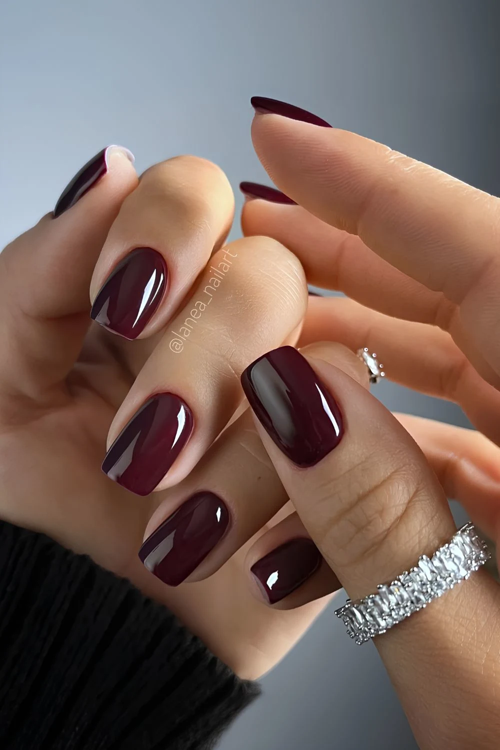 Solid maroon manicure