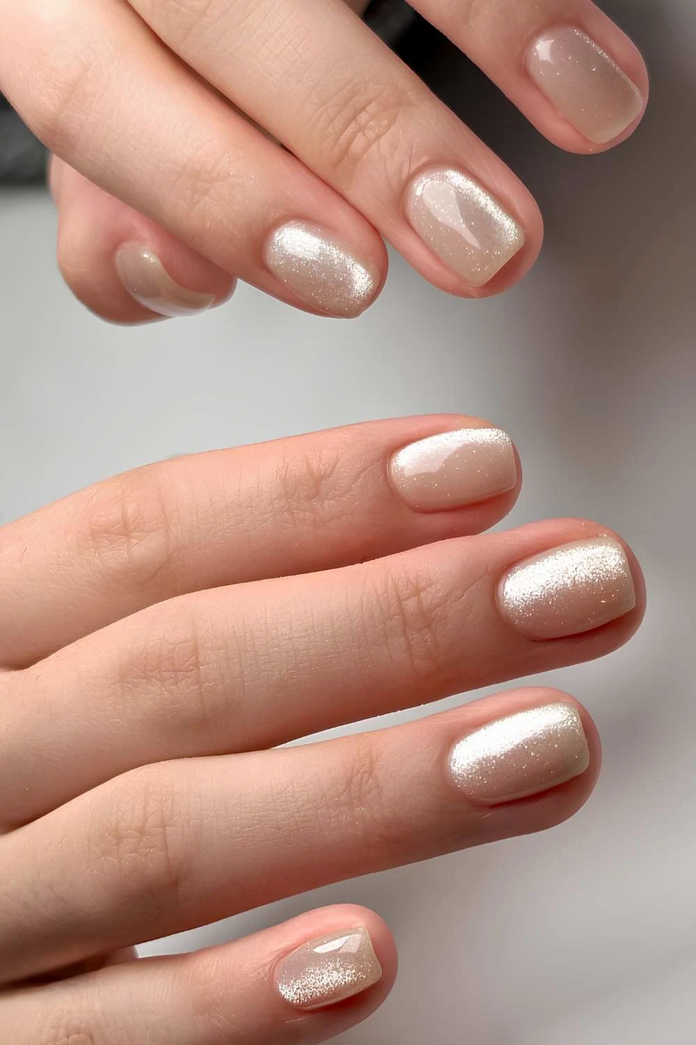 Short gold velvet nails