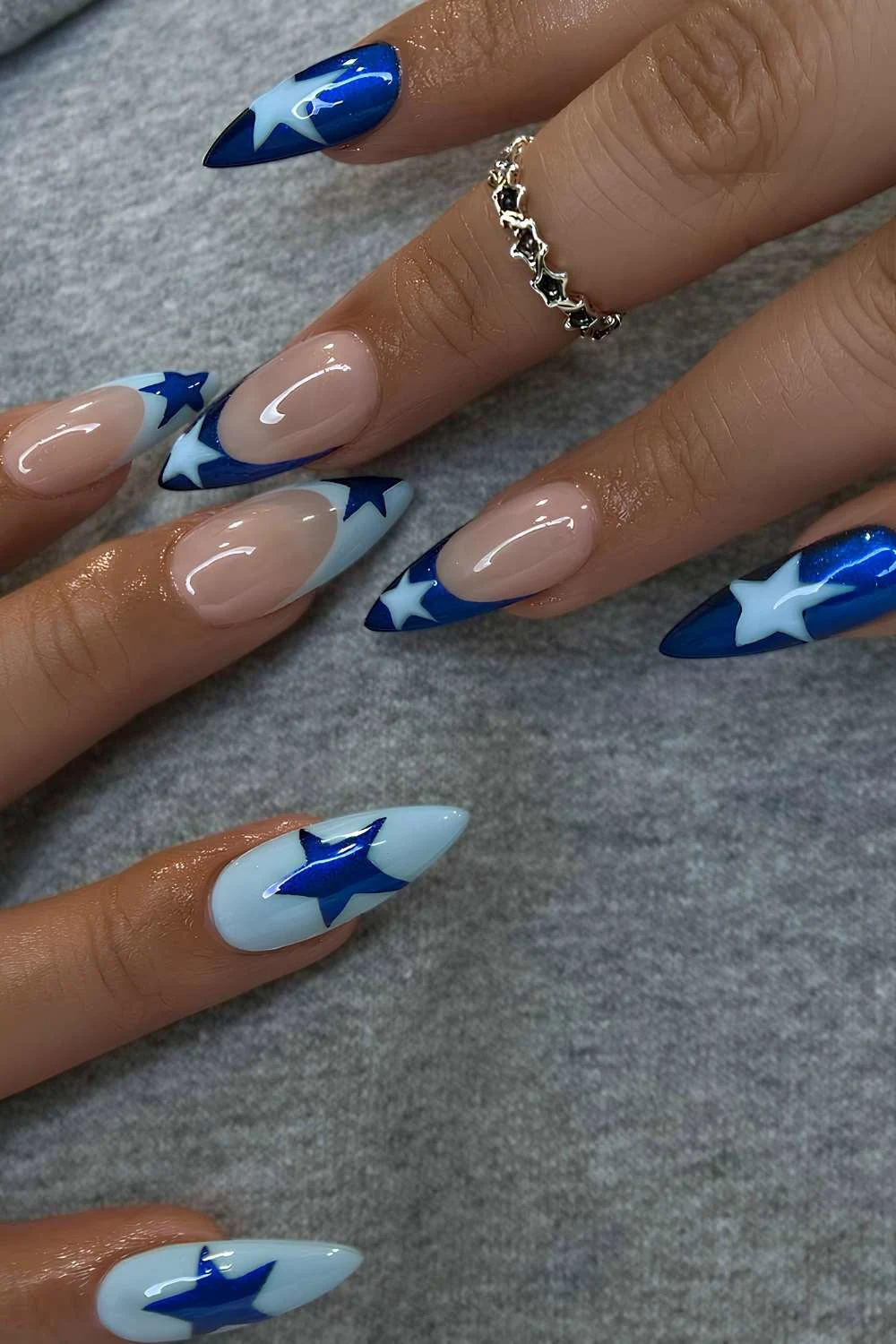 Star nails in two shades of blue