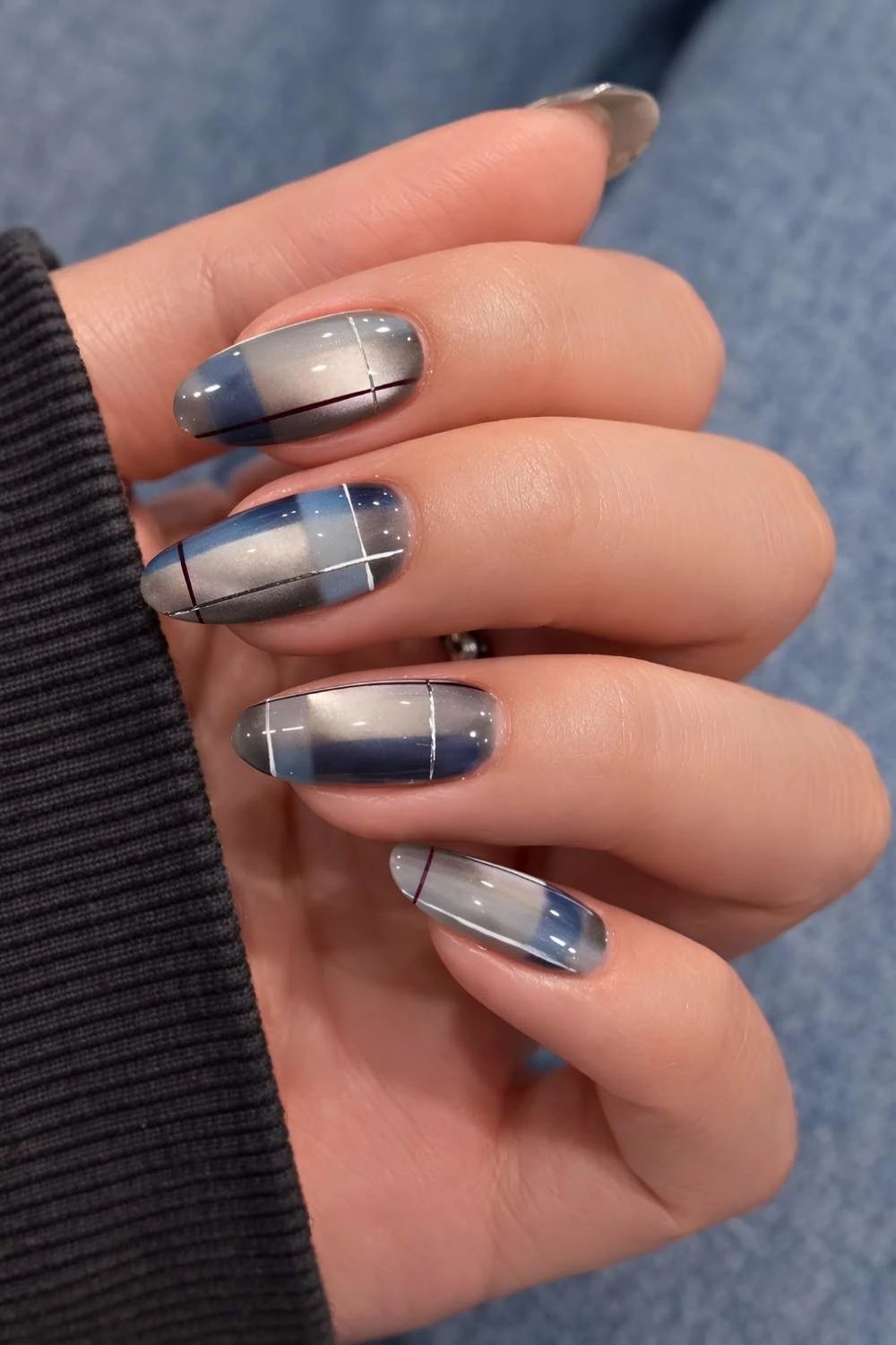 Blue and gray plaid cat eye nails