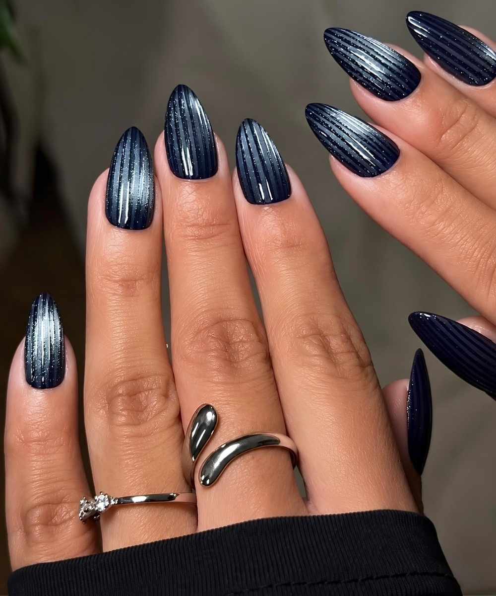 Black ribbed glass nails