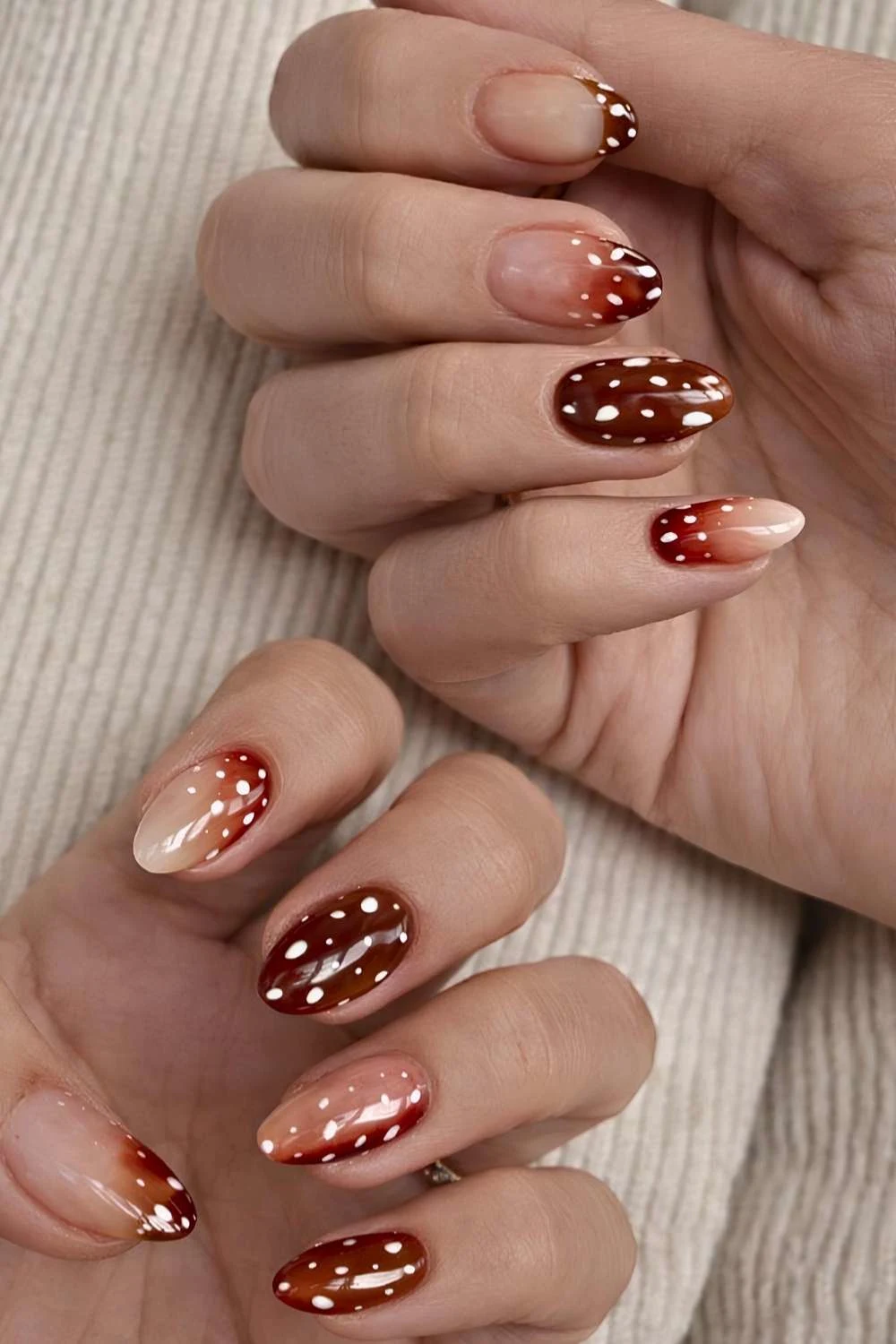 Chestnut brown mani with fawn print
