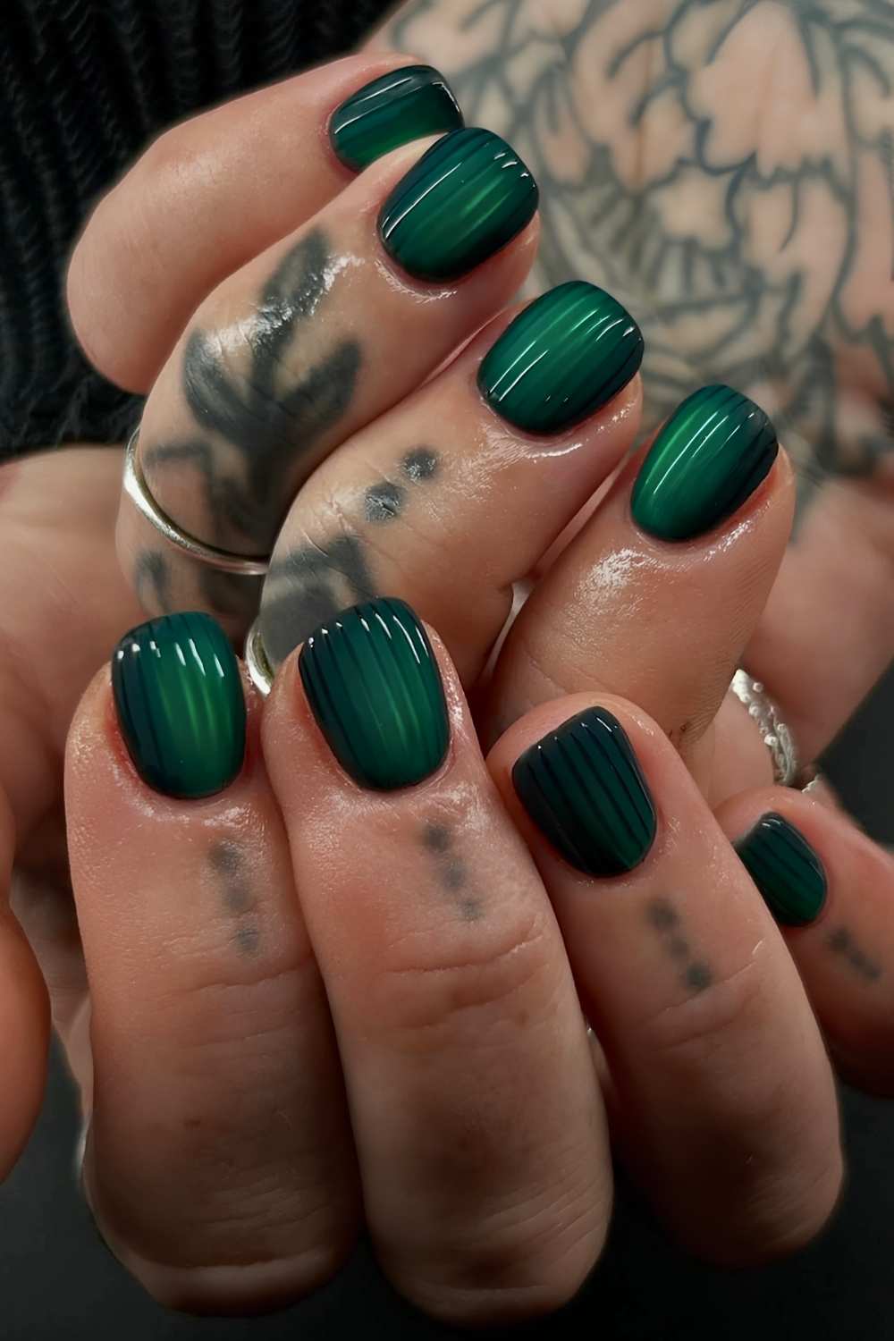 Emerald green ribbed glass nails