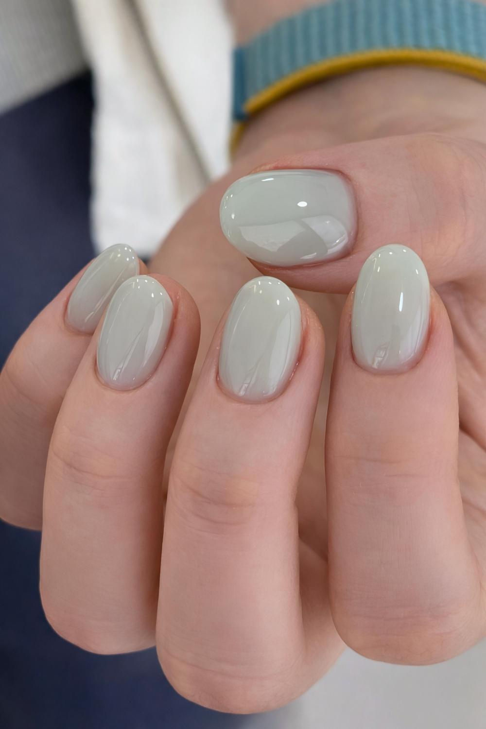 Oval jade green nails