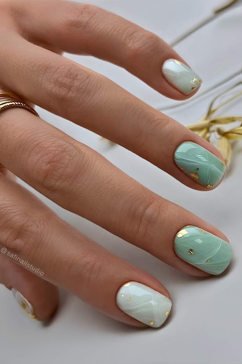 Short jade marble manicure