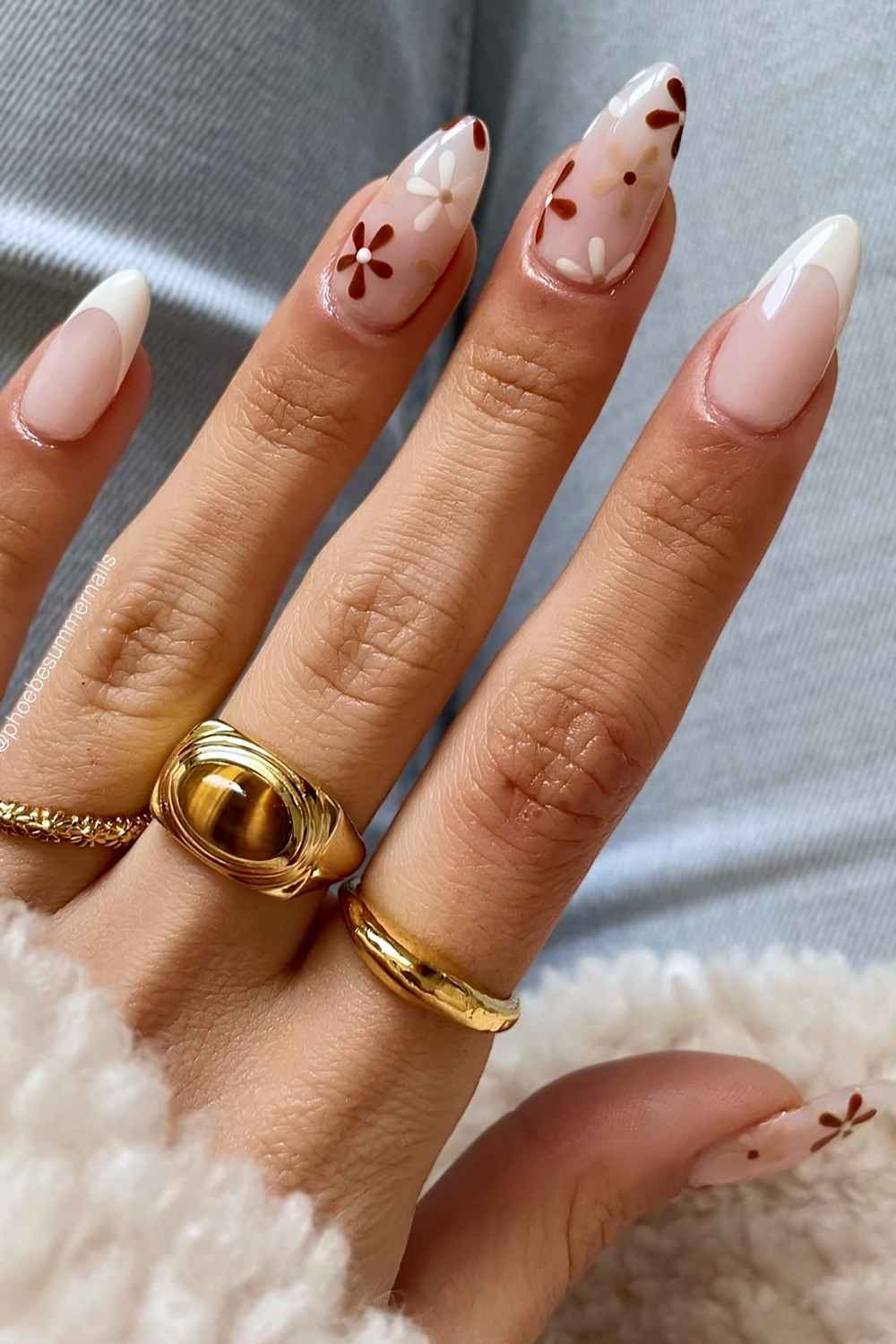 Neutral floral French tip manicure