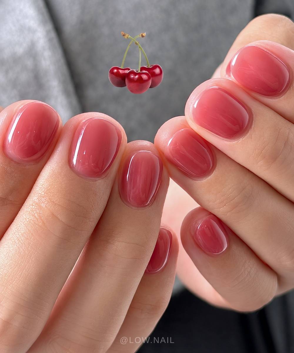 Short pink jelly manicure