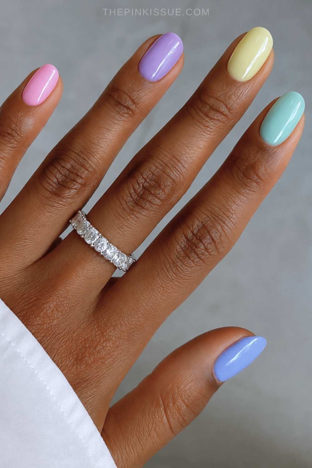 Round pastel skittle manicure