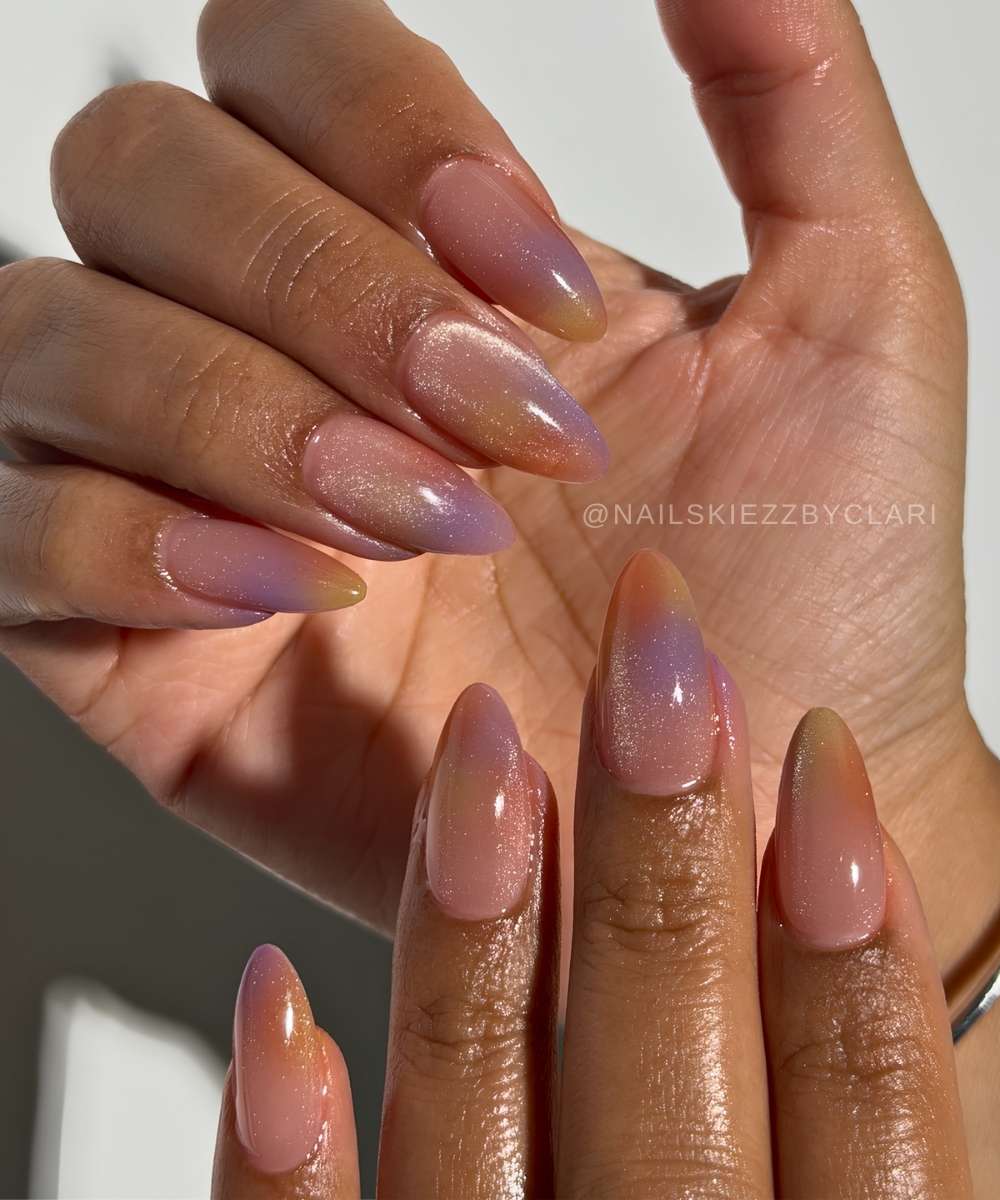 Colorful magnetic gradient manicure