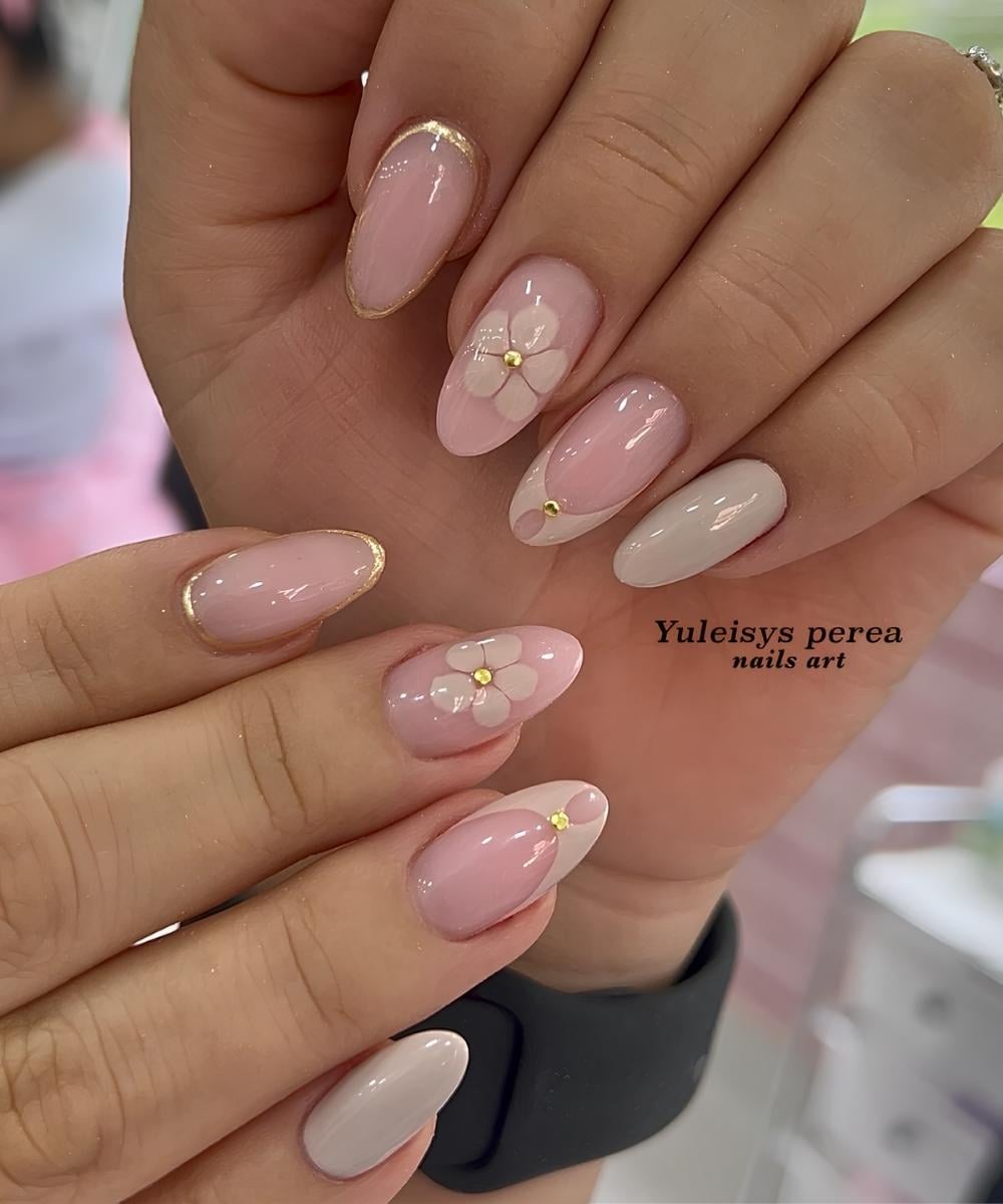 Soft taupe mani with blooming gel flowers