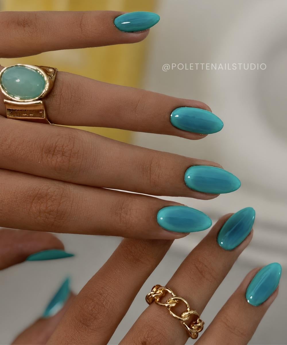 Teal aura manicure