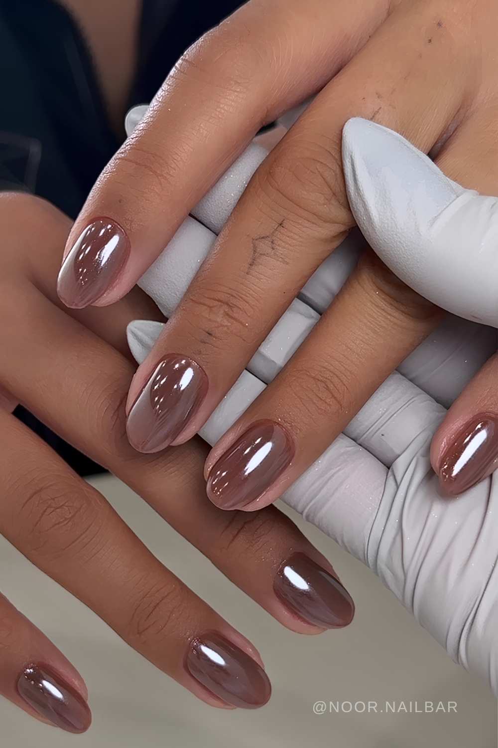 Oval brown chrome mani