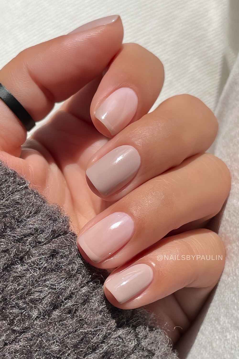Short beige nails with accent French tips