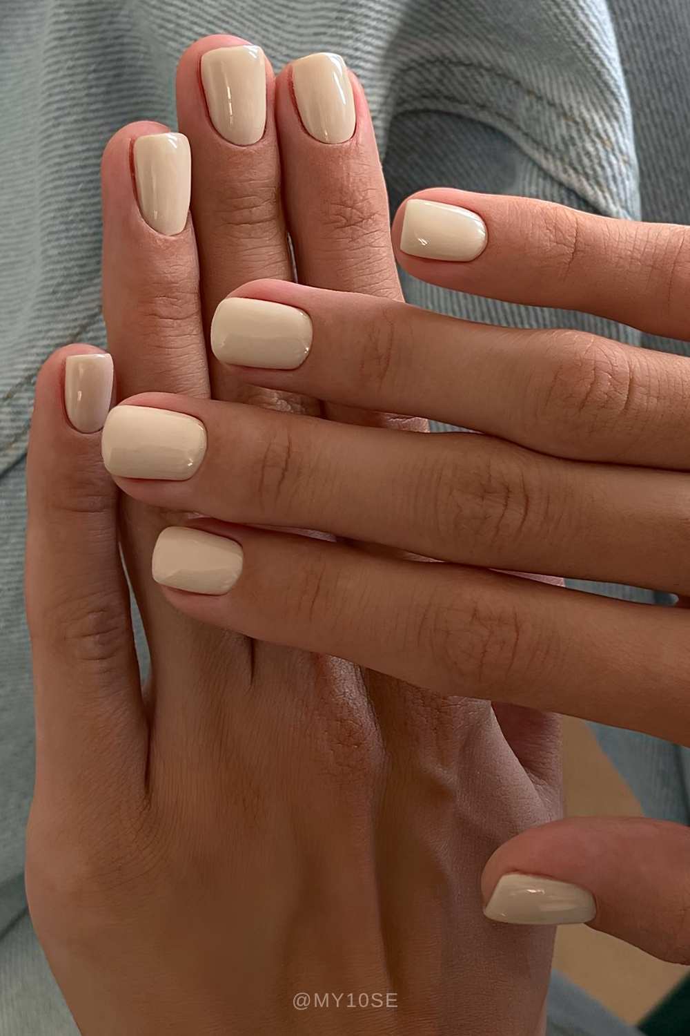 Short solid beige manicure